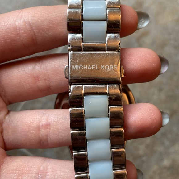 Michael Kors MK4297 stainless steel silver-tone watch - Picture 4 of 4